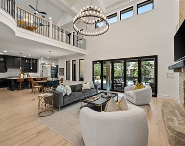 320 W Highland Street - Photo Thumbnail 10