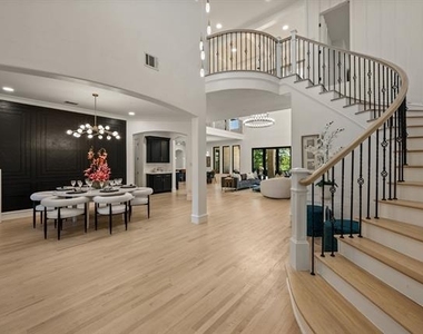 320 W Highland Street - Photo Thumbnail 3