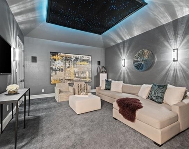 320 W Highland Street - Photo Thumbnail 23