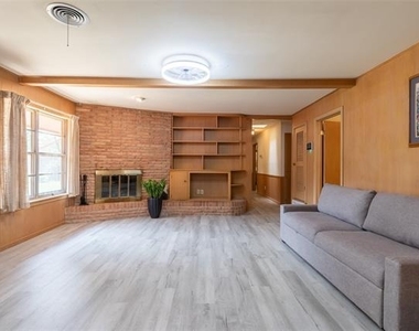 2609 Madison Avenue - Photo Thumbnail 3