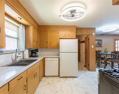2609 Madison Avenue - Photo Thumbnail 5