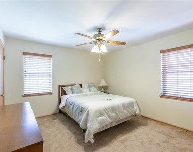 2609 Madison Avenue - Photo Thumbnail 15