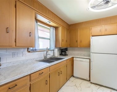 2609 Madison Avenue - Photo Thumbnail 7