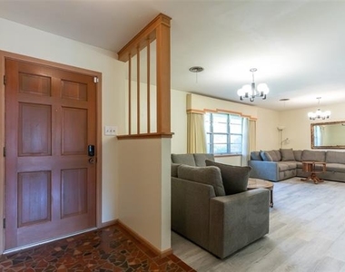 2609 Madison Avenue - Photo Thumbnail 24