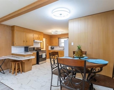 2609 Madison Avenue - Photo Thumbnail 8