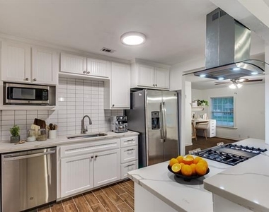 4129 Winfield Avenue - Photo Thumbnail 2
