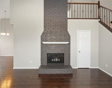1301 Spring Street - Photo Thumbnail 2