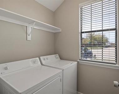 1301 Spring Street - Photo Thumbnail 24