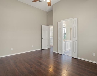 1301 Spring Street - Photo Thumbnail 13
