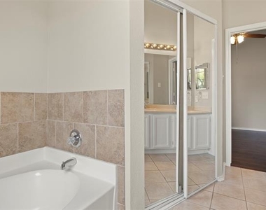 1301 Spring Street - Photo Thumbnail 15