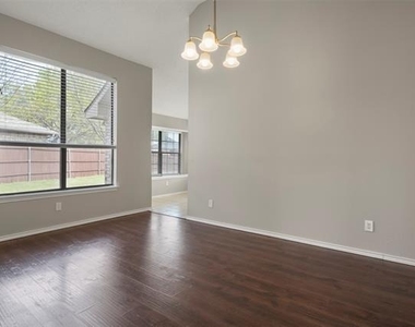 1301 Spring Street - Photo Thumbnail 11