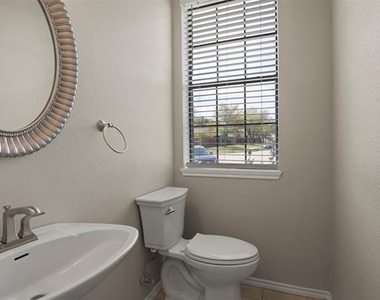 1301 Spring Street - Photo Thumbnail 23