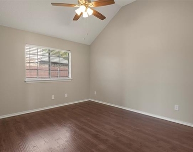 1301 Spring Street - Photo Thumbnail 12