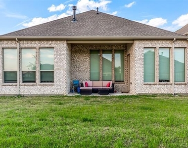 300 Foxglove Hill - Photo Thumbnail 18