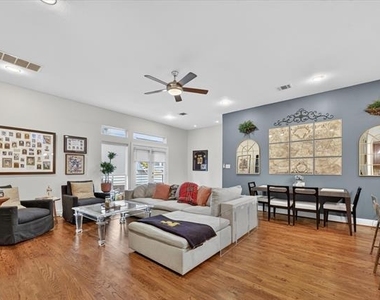 5618 Lindell Avenue - Photo Thumbnail 9
