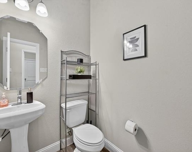 3668 Walnut Ridge Drive - Photo Thumbnail 23