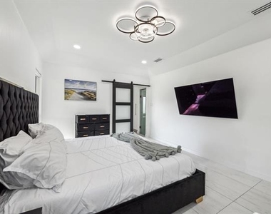 5924 Janet Court - Photo Thumbnail 11