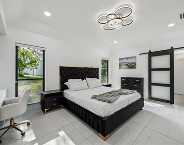 5924 Janet Court - Photo Thumbnail 10
