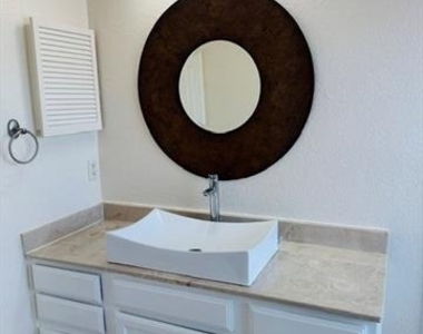 4800 W Lovers Lane - Photo Thumbnail 13