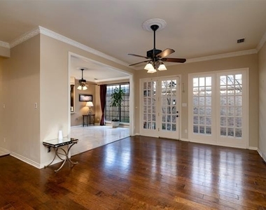 5920 Encore Drive - Photo Thumbnail 9