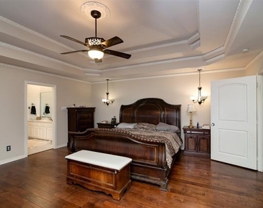 5920 Encore Drive - Photo Thumbnail 16