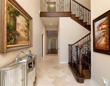 5920 Encore Drive - Photo Thumbnail 7