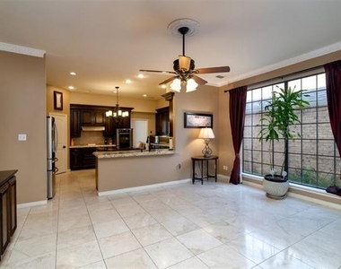5920 Encore Drive - Photo Thumbnail 11