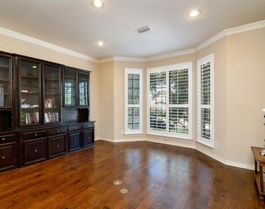 5920 Encore Drive - Photo Thumbnail 4