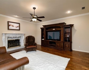 5920 Encore Drive - Photo Thumbnail 8