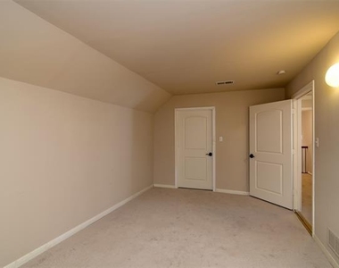 5920 Encore Drive - Photo Thumbnail 30