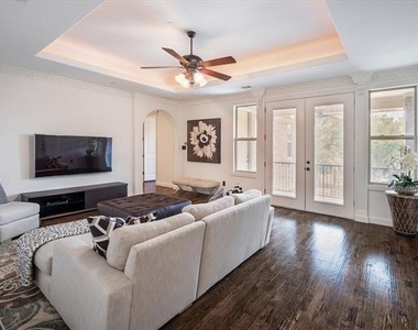 1824 Broken Bend Drive - Photo Thumbnail 22