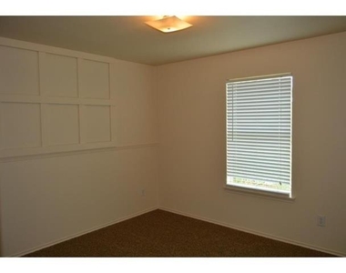 8605 Brunswick Drive - Photo Thumbnail 10