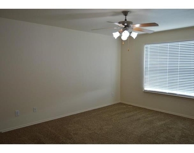 8605 Brunswick Drive - Photo Thumbnail 12