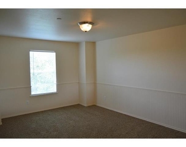 8605 Brunswick Drive - Photo Thumbnail 13