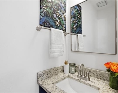 204 Samuel Boulevard - Photo Thumbnail 3