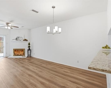 204 Samuel Boulevard - Photo Thumbnail 8