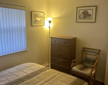 2801 Somerset Drive - Photo Thumbnail 16