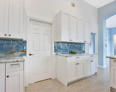 16146 N 72nd Dr Drive N - Photo Thumbnail 5