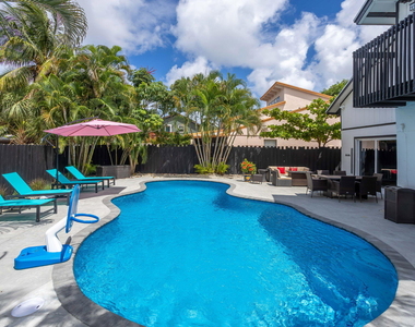 2541 Southridge Road - Photo Thumbnail 10