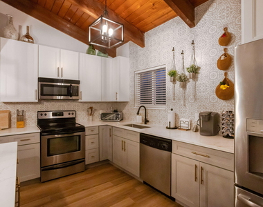 2541 Southridge Road - Photo Thumbnail 14