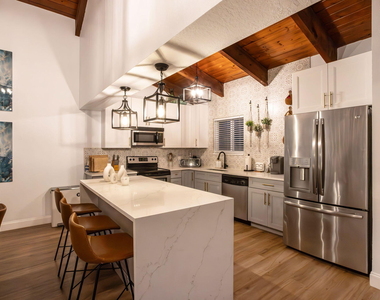 2541 Southridge Road - Photo Thumbnail 12