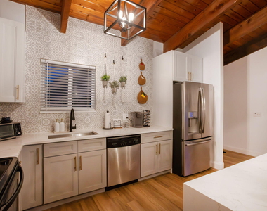 2541 Southridge Road - Photo Thumbnail 13