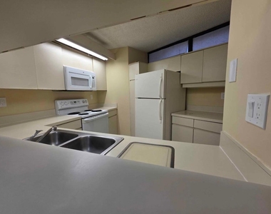3928 Victoria Drive - Photo Thumbnail 10
