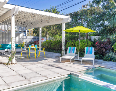 374 Maddock Street - Photo Thumbnail 7