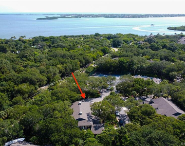 5300 Se Schooner Oaks Way - Photo Thumbnail 2