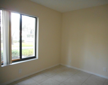 202 Foxtail Drive - Photo Thumbnail 6
