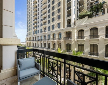 801 S Olive Avenue - Photo Thumbnail 9