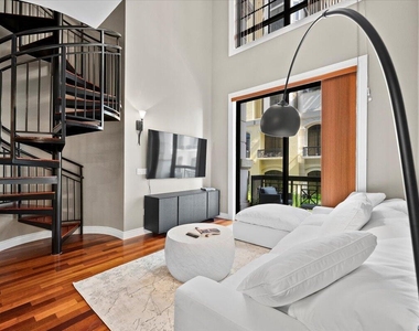 801 S Olive Avenue - Photo Thumbnail 11