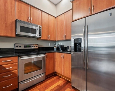 801 S Olive Avenue - Photo Thumbnail 2
