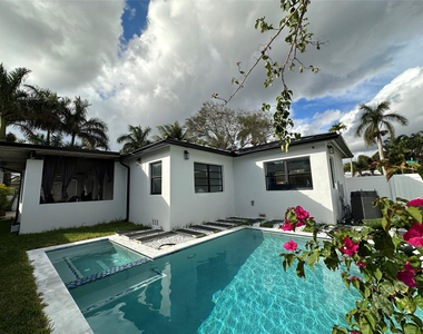1100 Buchanan Street - Photo Thumbnail 22